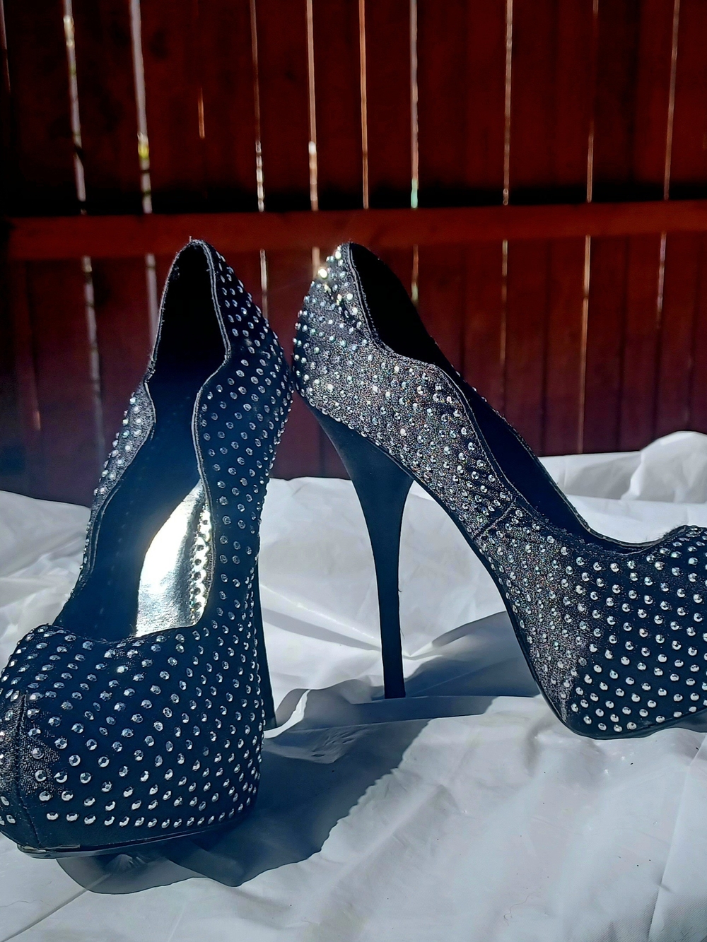 Sheike Women's Black and Silver